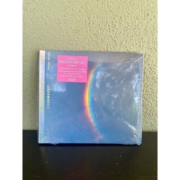 Coldplay Moon Music (EcoCD) (Includes Signed Art Card)! AUTOGRAPH XMAS GIFT - Picture 1 of 6